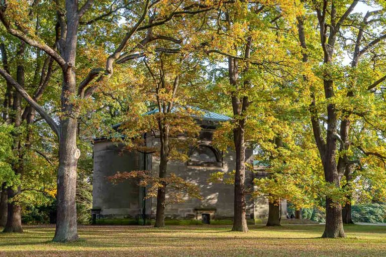 Berggarten, Mausoleum