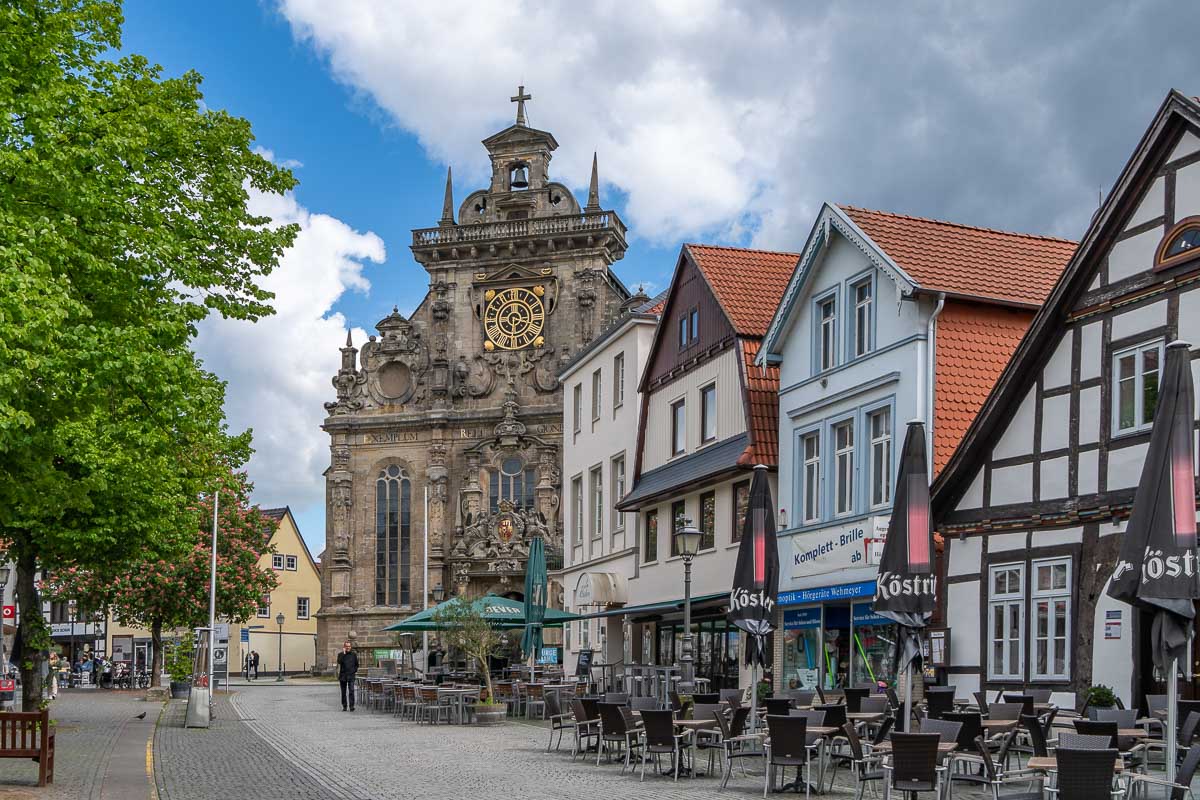 Stadtkirche und Fußgängerzone in Bückeburg